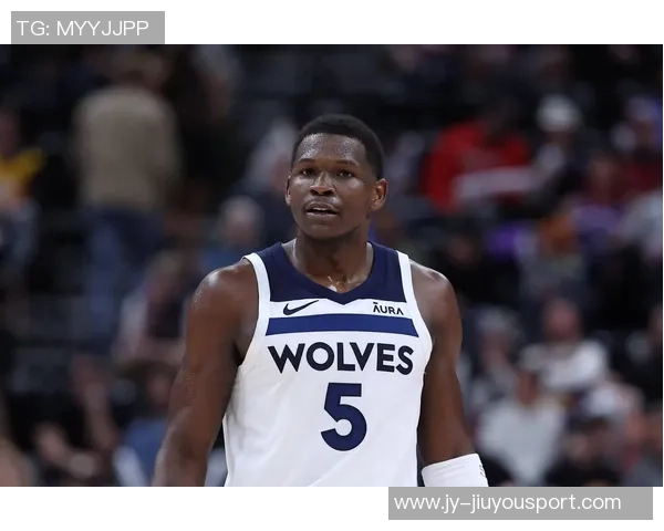 森林狼半场苦战爵士落后2分爱德华兹状态低迷戈贝尔贡献12分7篮板马卡表现抢眼拿下15分